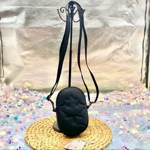 NWT LULULEMON CANADA CROSSBODY NYLON BLACK BELT BAG SHOULDER POUCH SMALL ZIPPER